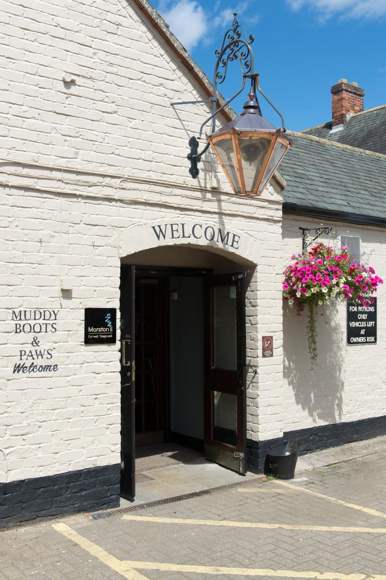 Green Dragon, Welton By Marston'S Inns South Cave Bagian luar foto